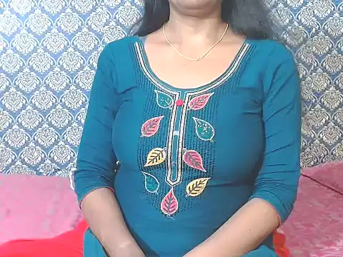 Snapshot of nikitahot3 chatting on May 16, 10:47 am nikitahot3 online show from May 16, 10:47 am