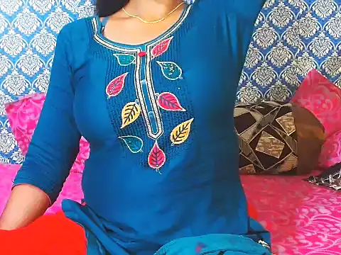 Snapshot of nikitahot3 chatting on May 17, 12:08 am nikitahot3 online show from May 17, 12:08 am