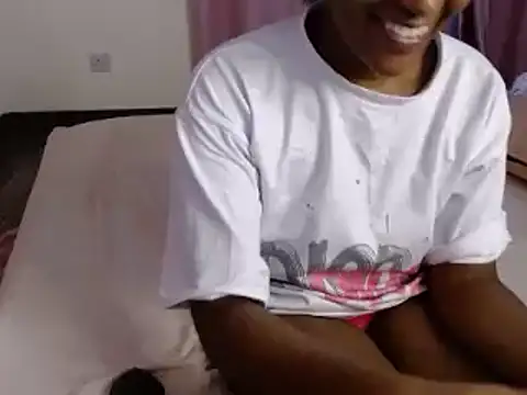 Snapshot of savage_laura chatting on February 9, 11:25 am savage laura online show from February 9, 11:25 am