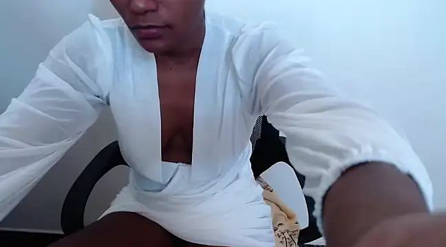 Snapshot of savage_laura chatting on March 1, 7:51 am savage laura online show from March 1, 7:51 am