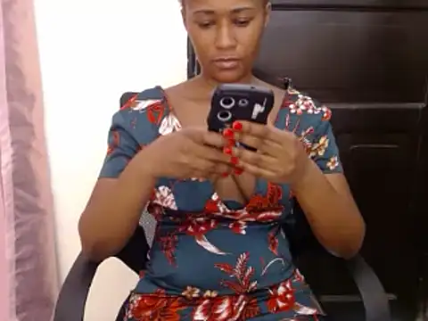 Snapshot of savage_laura chatting on March 3, 12:16 pm savage laura online show from March 3, 12:16 pm