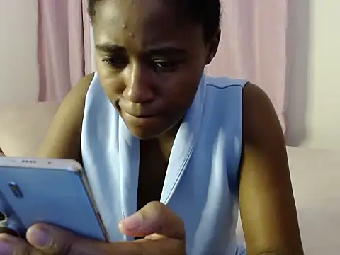 Snapshot of savage_laura chatting on November 17, 11:38 am savage laura online show from November 17, 11:38 am