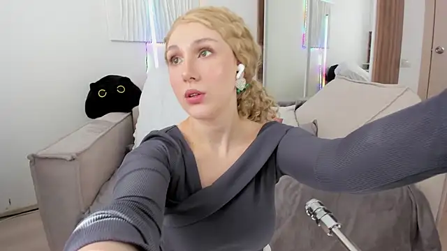 CarolMay online show from May 3, 5:46 am