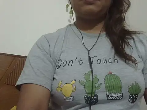 Snapshot of shekira99 chatting on May 11, 10:07 pm shekira99 online show from May 11, 10:07 pm