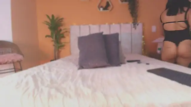 valerycolins online show from July 11, 2:47 am