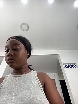MichaelaCox online show from May 15, 1:07 pm