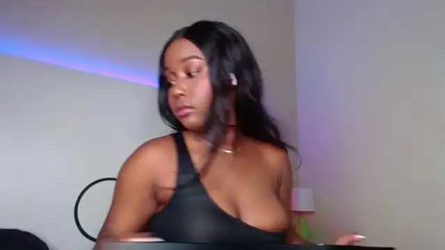 MichaelaCox online show from May 28, 4:26 pm
