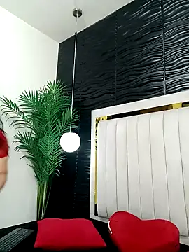 lucia vonne  online show from January 22, 11:45 am