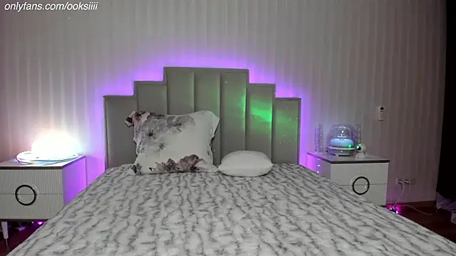 ooksiiii online show from January 12, 7:52 pm