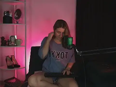 Dakotaa  online show from March 18, 3:53 am