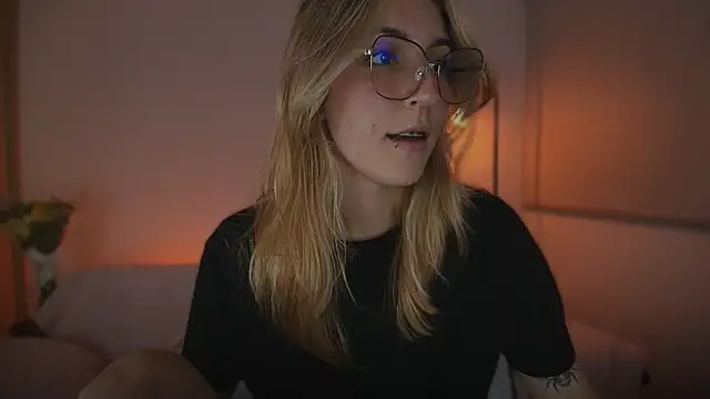 Dakotaa  online show from September 21, 4:14 am