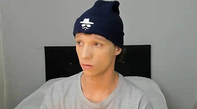 angelcortes online show from March 22, 10:49 am