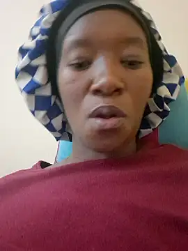 Snapshot of NikkiDickSavage chatting on January 19, 1:32 am NikkiDickSavage online show from January 19, 1:32 am