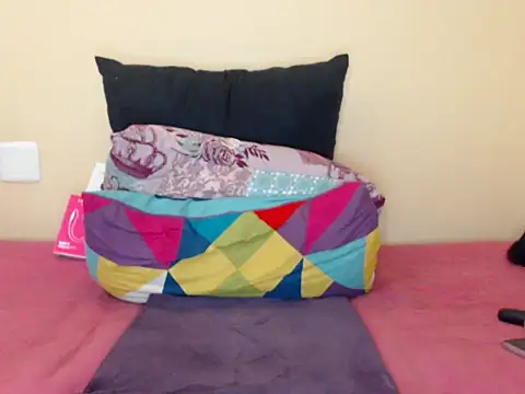 Snapshot of NikkiDickSavage chatting on February 27, 8:31 pm NikkiDickSavage online show from February 27, 8:31 pm