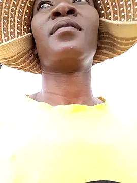 Snapshot of NikkiDickSavage chatting on February 20, 11:32 am NikkiDickSavage online show from February 20, 11:32 am