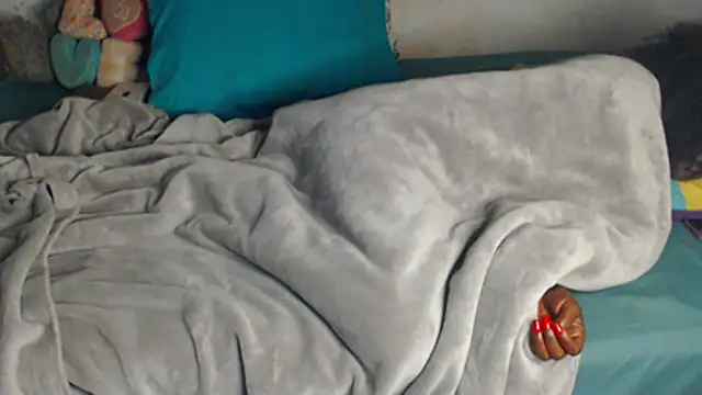 Snapshot of NikkiDickSavage chatting on March 8, 2:15 am NikkiDickSavage online show from March 8, 2:15 am