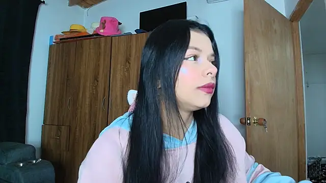 Snapshot of yungelitamor_ chatting on July 27, 5:25 am yungelitamor online show from July 27, 5:25 am