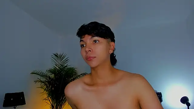 xhenisa  online show from September 25, 6:33 pm