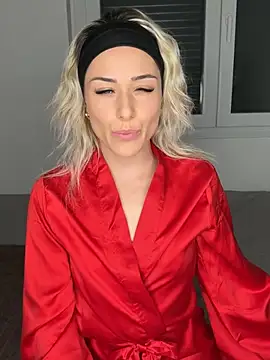 Snapshot of petrouchkaaa_ chatting on March 2, 8:50 pm petrouchkaaa online show from March 2, 8:50 pm