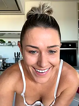 Snapshot of petrouchkaaa_ chatting on November 25, 8:58 am petrouchkaaa online show from November 25, 8:58 am