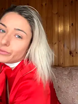 Snapshot of petrouchkaaa_ chatting on December 21, 10:11 am petrouchkaaa online show from December 21, 10:11 am