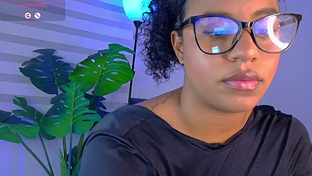 charlotteeruss online show from October 31, 4:35 am