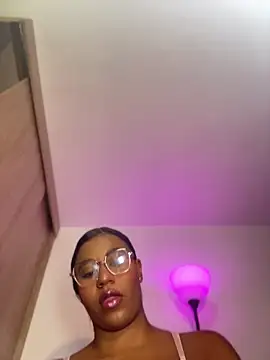 Snapshot of charlotteeruss chatting on July 5, 8:05 pm charlotteeruss online show from July 5, 8:05 pm