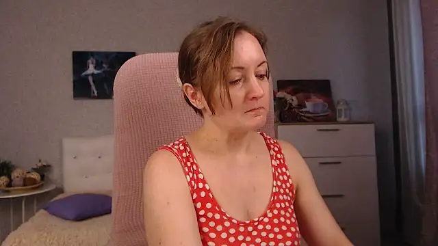 Snapshot of BettyFootFetish chatting on November 15, 10:01 am BettyFootFetish online show from November 15, 10:01 am