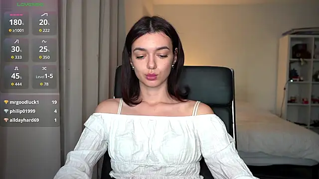 Snapshot of olivia_jeas chatting on November 5, 11:05 pm olivia jeas online show from November 5, 11:05 pm