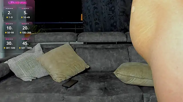 Snapshot of Dominic_Joness chatting on January 4, 4:23 am Dominic Joness online show from January 4, 4:23 am