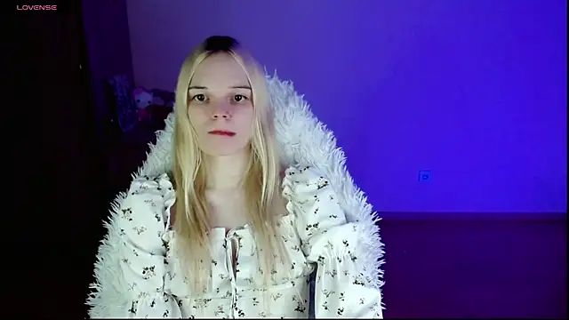 Snapshot of Emily_Nyaffee chatting on January 18, 1:19 am Emily Nyaffee online show from January 18, 1:19 am