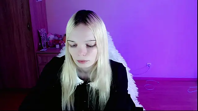 Snapshot of Emily_Nyaffee chatting on January 25, 9:46 pm Emily Nyaffee online show from January 25, 9:46 pm
