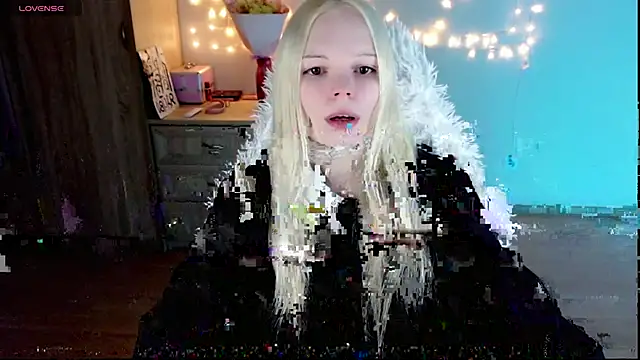 Snapshot of Emily_Nyaffee chatting on February 27, 2:10 am Emily Nyaffee online show from February 27, 2:10 am