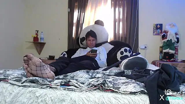 Tylerfordxxx online show from December 15, 8:15 pm