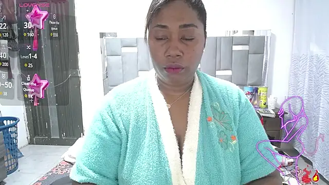 Snapshot of thickebonymilfF chatting on January 30, 4:48 am thickebonymilfF online show from January 30, 4:48 am