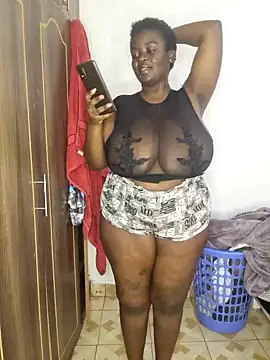 Snapshot of hornycreamybabe chatting on December 2, 9:24 am hornycreamybabe online show from December 2, 9:24 am