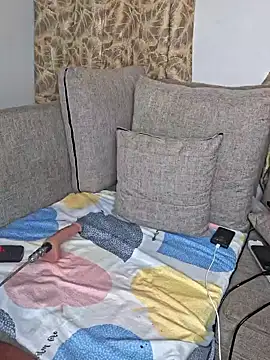 Snapshot of hornycreamybabe chatting on February 2, 8:35 am hornycreamybabe online show from February 2, 8:35 am