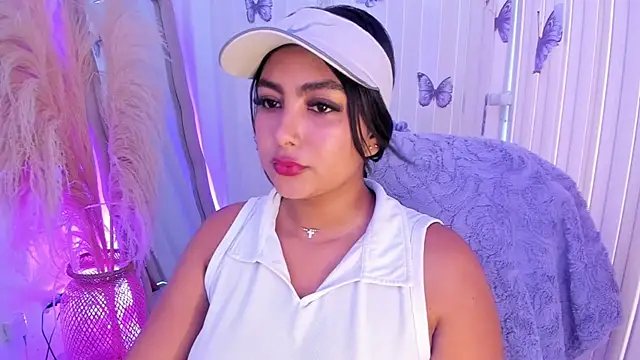 NatashaBrown12 online show from August 7, 6:10 pm