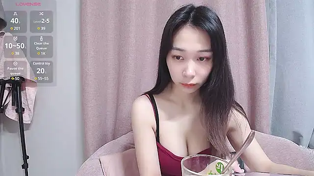 Snapshot of tw_Sutew chatting on March 19, 10:44 am tw Sutew online show from March 19, 10:44 am