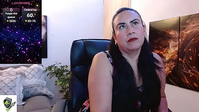 Snapshot of amalia_brunette chatting on March 15, 10:44 pm amalia brunette online show from March 15, 10:44 pm