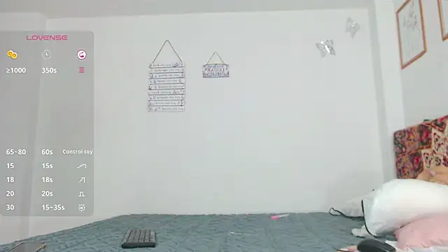 Snapshot of verocute7 chatting on October 25, 2:08 am verocute7 online show from October 25, 2:08 am