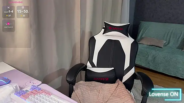 EmmySuiyugh online show from January 24, 3:34 pm