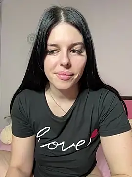 Snapshot of Annatrybebetter chatting on February 5, 10:01 pm Annatrybebetter online show from February 5, 10:01 pm