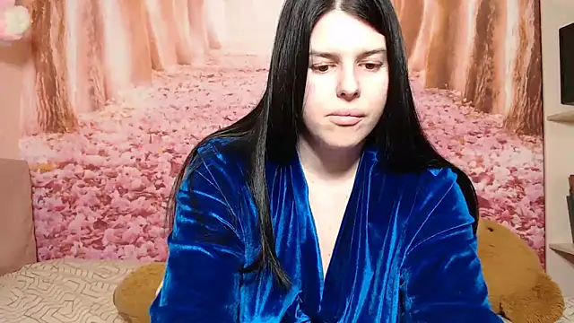 Snapshot of Annatrybebetter chatting on November 13, 8:30 pm Annatrybebetter online show from November 13, 8:30 pm