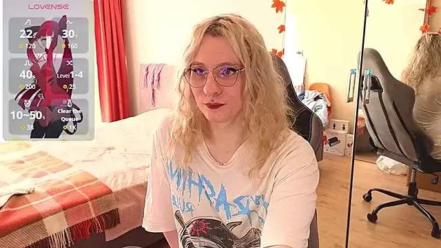 Lori Myaf online show from October 2, 1:29 pm