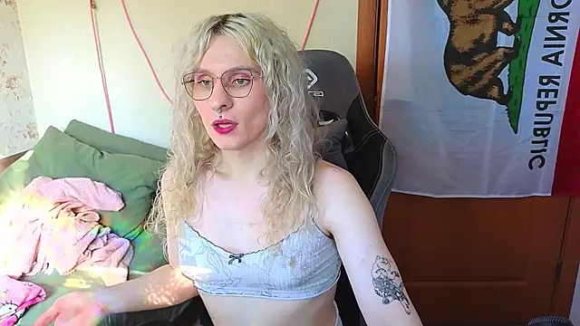 Lori Myaf online show from May 19, 2:01 pm