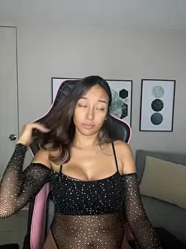 DianaHopson online show from February 5, 11:06 pm