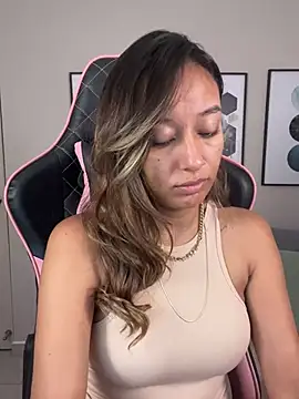 DianaHopson online show from March 4, 10:46 am