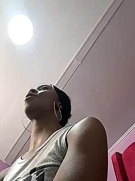 Shanelle   online show from March 18, 4:10 pm