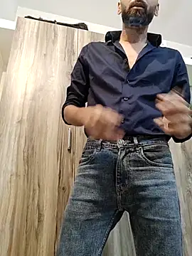 18 couple sex online show from May 31, 11:17 pm